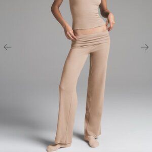 SKIMS Foldover Pants – Latte